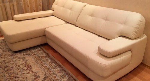 Обивка углового дивана.  Политехническая